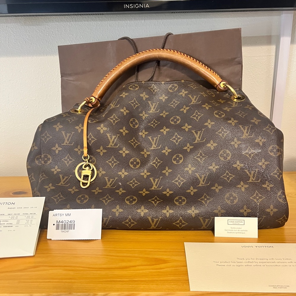 Authentic Louis Vuitton Artsy MM in Brown Monogram